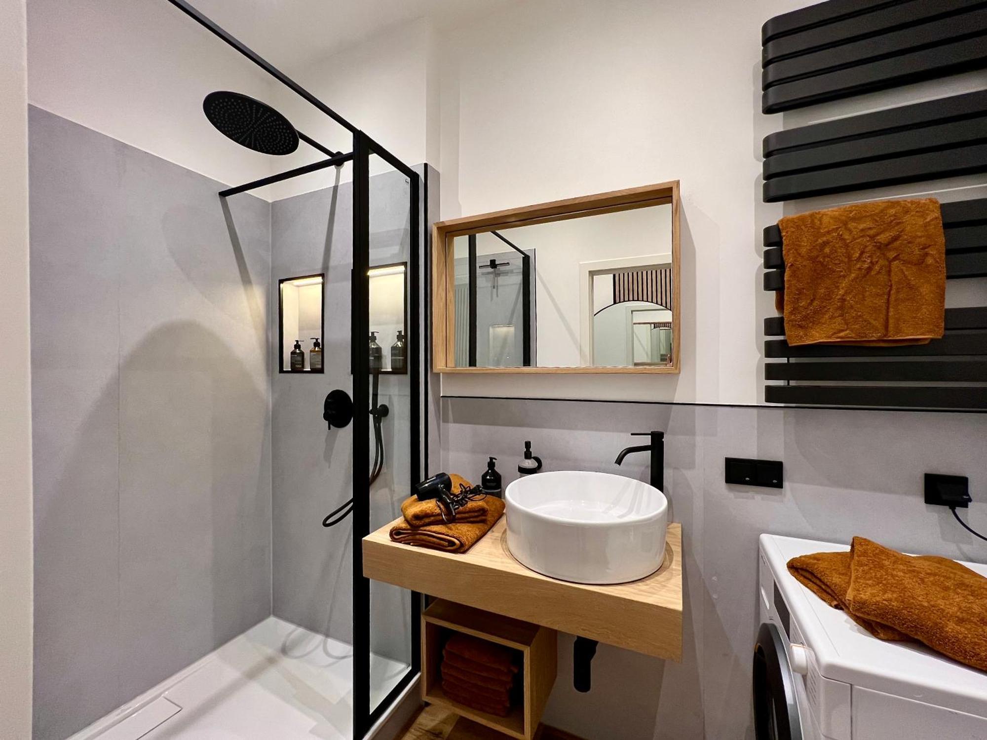 Edler Wohnraum Luxurioeses Studio Im Zentrum Mit Balkon, Kaffeevollautomat, Klima & Parkplatz Zwickau Exterior foto